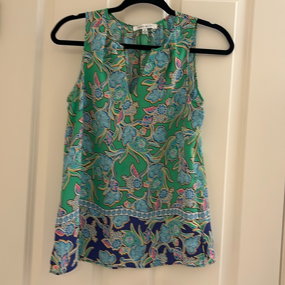 Rose & Olive sleeveless blouse size xs